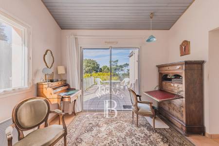 VILLA AU PANORAMA UNIQUE, DANS LE QUARTIER PRESTIGIEUX DE L'EDEN AU PYLA