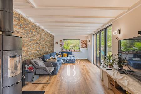 MAISON DE CAMPAGNE AVEC PISCINE ET DEUX STUDIOS INDÉPENDANTS SITUÉE À GUJAN-MESTRAS