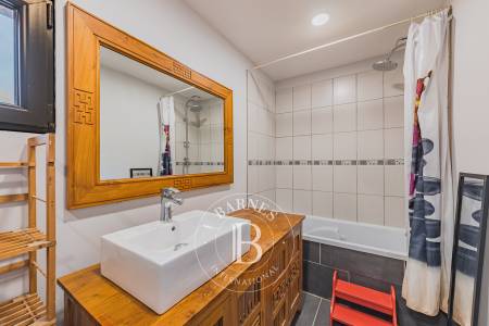 MAISON DE CAMPAGNE AVEC PISCINE ET DEUX STUDIOS INDÉPENDANTS SITUÉE À GUJAN-MESTRAS