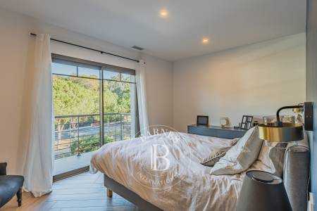 VILLA FAMILIALE AVEC PISCINE DANS LE QUARTIER DE PEREIRE À ARCACHON