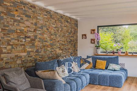 MAISON DE CAMPAGNE AVEC PISCINE ET DEUX STUDIOS INDÉPENDANTS SITUÉE À GUJAN-MESTRAS