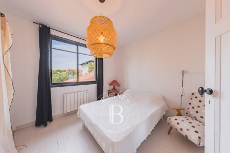 VILLA BASQUE AVEC PISCINE À PROXIMITÉ DU MOULLEAU AU PYLA-SUR-MER