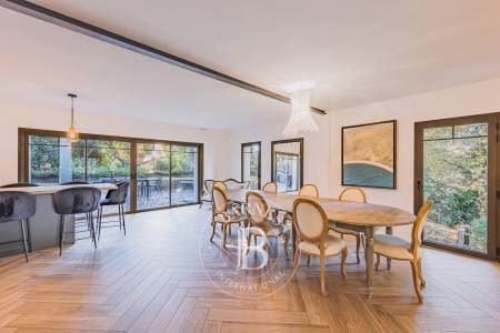 VILLA FAMILIALE AVEC PISCINE DANS LE QUARTIER DE PEREIRE À ARCACHON
