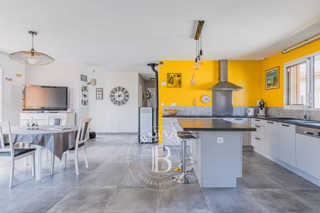 MAISON CONTEMPORAINE AVEC GRANGE RÉNOVÉE À BISCARROSSE