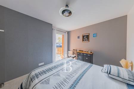 MAISON CONTEMPORAINE AVEC GRANGE RÉNOVÉE À BISCARROSSE