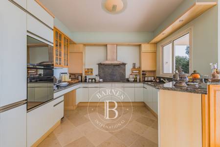VILLA CONTEMPORAINE AVEC VUE PANORAMIQUE SUR LE BASSIN AU PYLA-SUR-MER