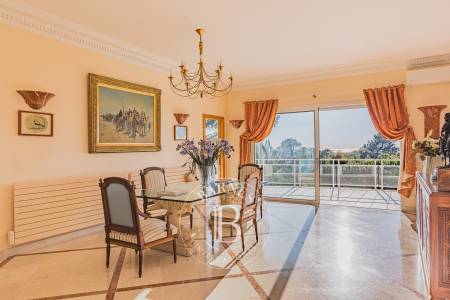 VILLA CONTEMPORAINE AVEC VUE PANORAMIQUE SUR LE BASSIN AU PYLA-SUR-MER
