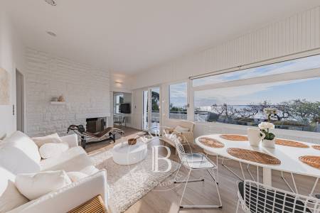 PROPRIÉTÉ CONTEMPORAINE AVEC VUE PANORAMIQUE SUR LE BASSIN À ANDERNOS