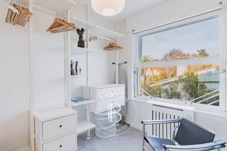 PROPRIÉTÉ CONTEMPORAINE AVEC VUE PANORAMIQUE SUR LE BASSIN À ANDERNOS