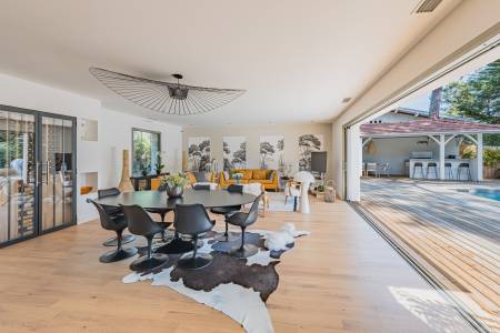 VILLA D’ARCHITECTE AVEC PISCINE DANS LE QUARTIER DES ABATILLES À ARCACHON