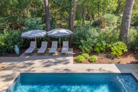 VILLA D’ARCHITECTE AVEC PISCINE DANS LE QUARTIER DES ABATILLES À ARCACHON