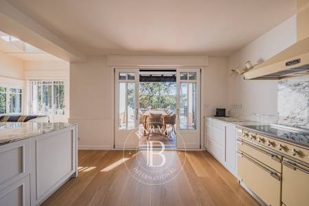 VILLA D’EXCEPTION AVEC VUE SUR LE BASSIN, 6 CHAMBRES ET PISCINE – LA VIGNE, PRESQU’ÎLE DU CAP FERRET