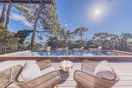 VILLA D’EXCEPTION AVEC VUE SUR LE BASSIN, 6 CHAMBRES ET PISCINE – LA VIGNE, PRESQU’ÎLE DU CAP FERRET