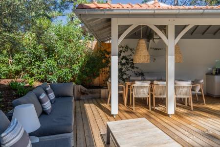 VILLA D’ARCHITECTE AVEC PISCINE DANS LE QUARTIER DES ABATILLES À ARCACHON