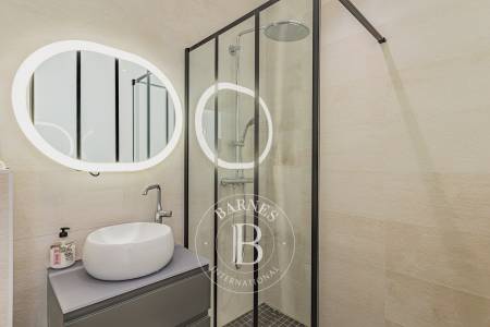 VILLA RÉNOVÉE AVEC PISCINE ET DÉPENDANCE À QUELQUES MÈTRES DE LA PLAGE AU PYLA-SUR-MER