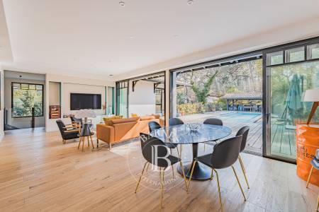 MAGNIFIQUE VILLA AVEC PISCINE AU PYLA-SUR-MER, PROCHE DES PLAGES