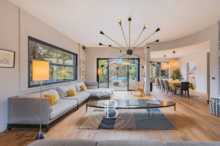 VILLA MODERNE AVEC PISCINE ET GRAND TERRAIN AU CŒUR DU CAP FERRET