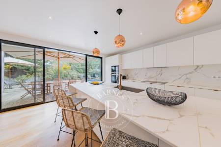 VILLA MODERNE AVEC PISCINE ET GRAND TERRAIN AU CŒUR DU CAP FERRET