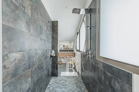 VILLA D’ARCHITECTE EN PREMIÈRE LIGNE AVEC PISCINE INTÉRIEURE – CAP FERRET