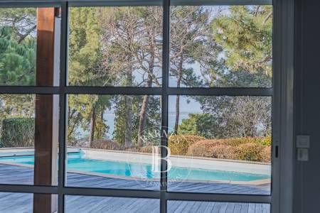 VILLA D’EXCEPTION AU PYLA-SUR-MER AVEC PISCINE ET VUE PANORAMIQUE SUR LE BASSIN