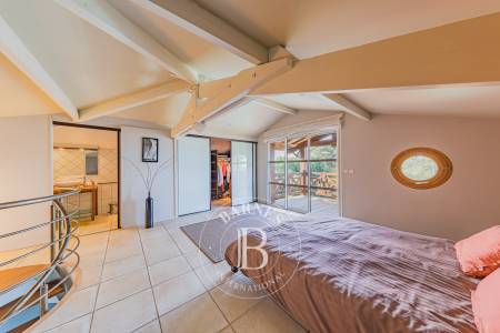 VILLA D’EXCEPTION AU PYLA-SUR-MER AVEC PISCINE ET VUE PANORAMIQUE SUR LE BASSIN