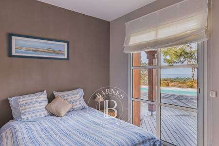 VILLA D’EXCEPTION AU PYLA-SUR-MER AVEC PISCINE ET VUE PANORAMIQUE SUR LE BASSIN