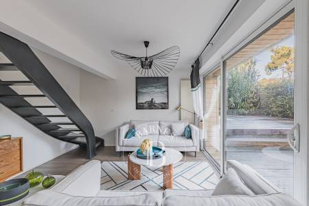 VILLA DE CHARME RÉNOVÉE, AVEC PISCINE, DANS LE QUARTIER DES ABATILLES À ARCACHON