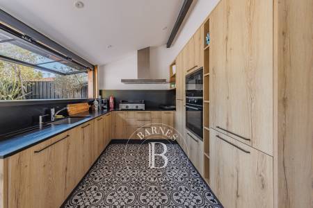 MAISON CONTEMPORAINE AVEC PISCINE, JACUZZI ET PRESTATIONS HAUT DE GAMME À GUJAN-MESTRAS