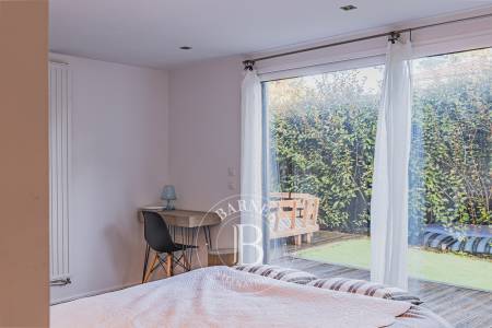 VILLA DE CHARME RÉNOVÉE, AVEC PISCINE, DANS LE QUARTIER DES ABATILLES À ARCACHON