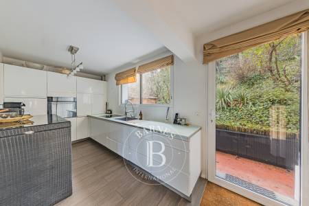 VILLA DE CHARME RÉNOVÉE, AVEC PISCINE, DANS LE QUARTIER DES ABATILLES À ARCACHON