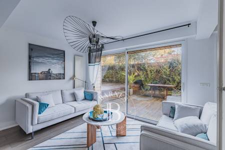 VILLA DE CHARME RÉNOVÉE, AVEC PISCINE, DANS LE QUARTIER DES ABATILLES À ARCACHON