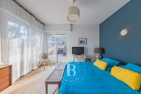 VILLA DE CHARME RÉNOVÉE, AVEC PISCINE, DANS LE QUARTIER DES ABATILLES À ARCACHON