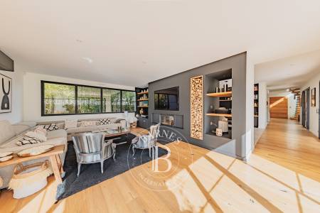 MAISON CONTEMPORAINE AVEC PISCINE, JACUZZI ET PRESTATIONS HAUT DE GAMME À GUJAN-MESTRAS