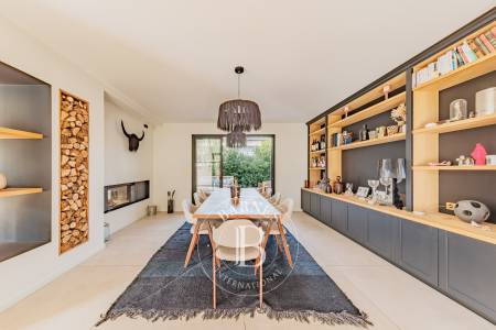 MAISON CONTEMPORAINE AVEC PISCINE, JACUZZI ET PRESTATIONS HAUT DE GAMME À GUJAN-MESTRAS