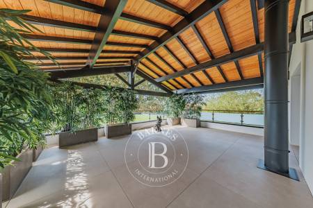 MAISON CONTEMPORAINE AVEC PISCINE, JACUZZI ET PRESTATIONS HAUT DE GAMME À GUJAN-MESTRAS