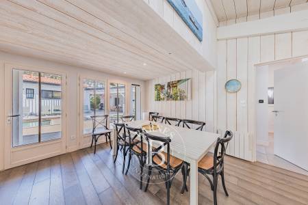 ENSEMBLE DE DEUX VILLAS STYLE CABANE À PROXIMITÉ DU PHARE DU CAP FERRET