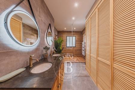 MAGNIFIQUE VILLA MODERNE D’ARCHITECTE AVEC PISCINE ET DÉPENDANCE À LA TESTE-DE-BUCH