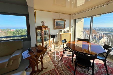 APPARTEMENT DE STANDING AVEC VUE PANORAMIQUE SUR LE BASSIN D’ARCACHON, EN VILLE D'AUTOMNE