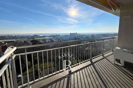 APPARTEMENT DE STANDING AVEC VUE PANORAMIQUE SUR LE BASSIN D’ARCACHON, EN VILLE D'AUTOMNE