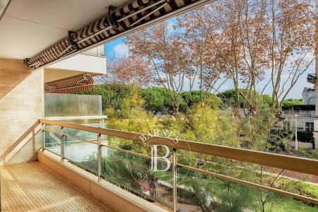 appartement traversant lumineux Arcachon avec deux terrasses à rénover