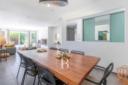 VILLA EN BOIS AVEC PISCINE AU CENTRE DU CAP FERRET