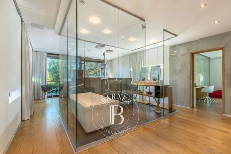 Villa haut de gamme Bassin d'Arcachon, jardin paysager et piscine pour un cadre de vie exceptionnel