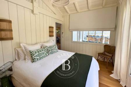 VILLA DE QUATRE CHAMBRES A VENDRE SUR PIRAILLAN