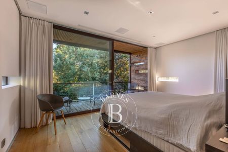 Maison moderne à vendre à Bassin d'Arcachon avec cuisine design et domotique