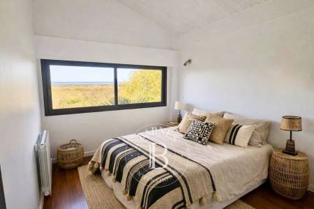 VILLA EN PREMIÈRE LIGNE AVEC VUE PANORAMIQUE ET PISCINE À GUJAN-MESTRAS