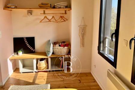 VILLA EN PREMIÈRE LIGNE AVEC VUE PANORAMIQUE ET PISCINE À GUJAN-MESTRAS