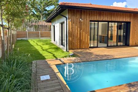 VILLA NEUVE DE PLAIN-PIED AVEC PISCINE À LA TESTE-DE-BUCH, SUR LE BASSIN D’ARCACHON