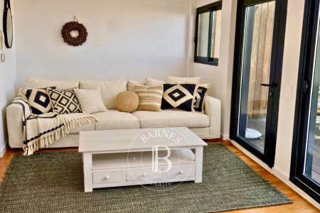 VILLA EN PREMIÈRE LIGNE AVEC VUE PANORAMIQUE ET PISCINE À GUJAN-MESTRAS