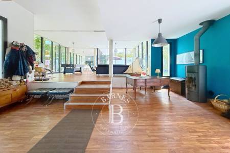 VILLA CONTEMPORAINE AU CALME DANS UN ENVIRONNEMENT BOISÉ AU CAP FERRET