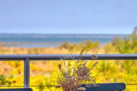 VILLA EN PREMIÈRE LIGNE AVEC VUE PANORAMIQUE ET PISCINE À GUJAN-MESTRAS